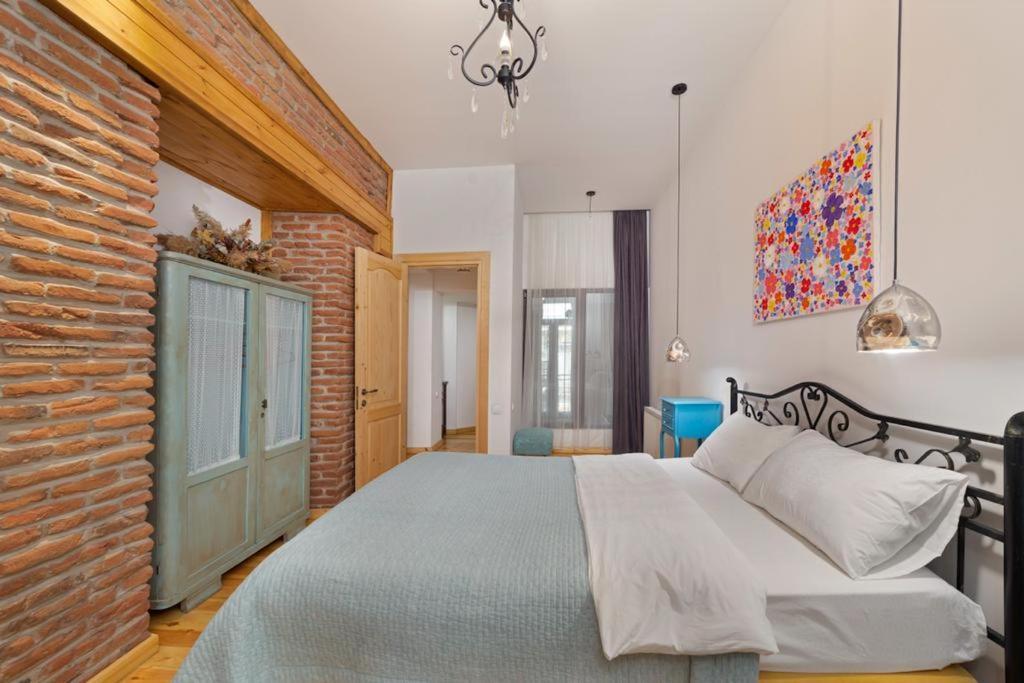 Appartamento Duplex Opera 3 Tbilisi Esterno foto