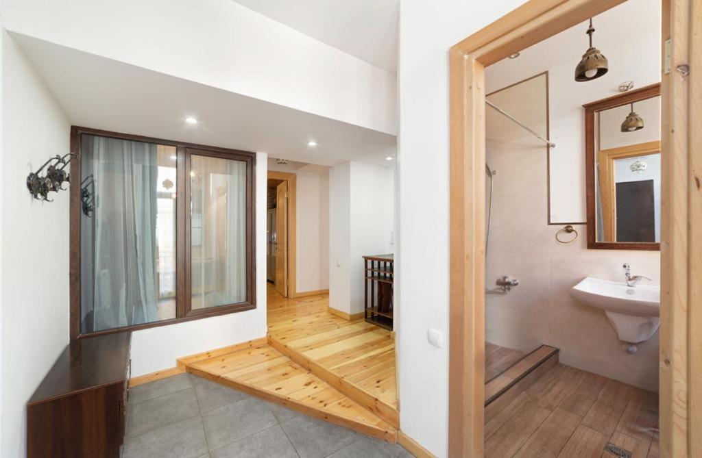 Appartamento Duplex Opera 3 Tbilisi Esterno foto