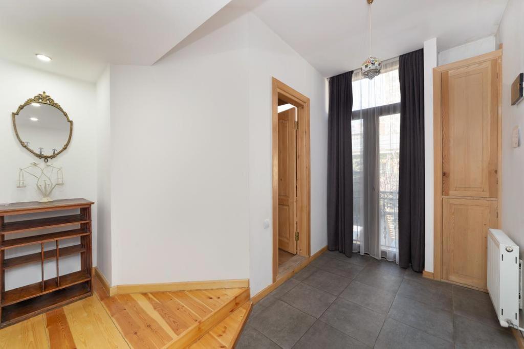 Appartamento Duplex Opera 3 Tbilisi Esterno foto
