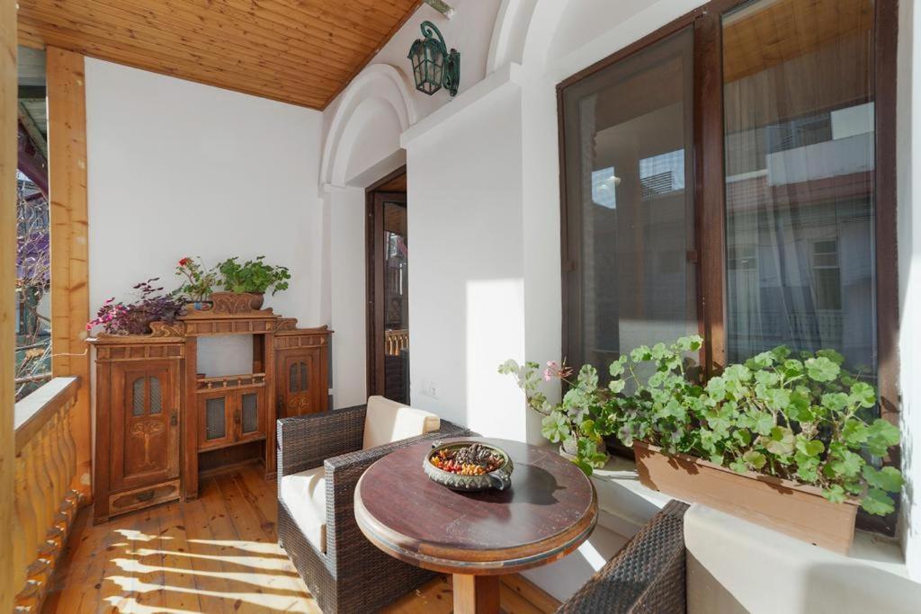 Appartamento Duplex Opera 3 Tbilisi Esterno foto