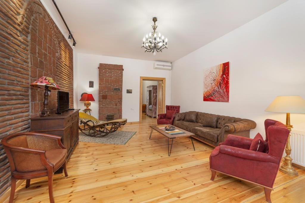 Appartamento Duplex Opera 3 Tbilisi Esterno foto