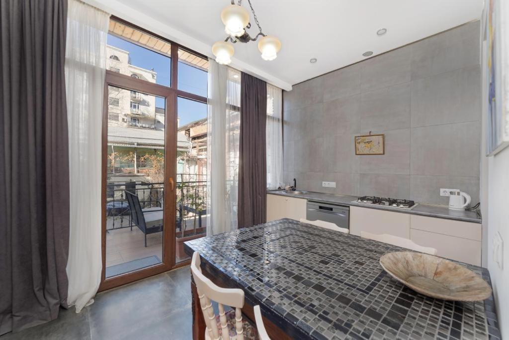 Appartamento Duplex Opera 3 Tbilisi Esterno foto