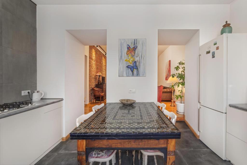 Appartamento Duplex Opera 3 Tbilisi Esterno foto